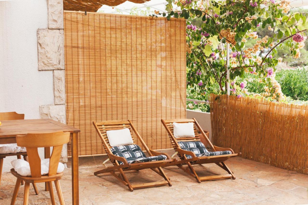 Charming Apartments With Garden Бол Екстериор снимка