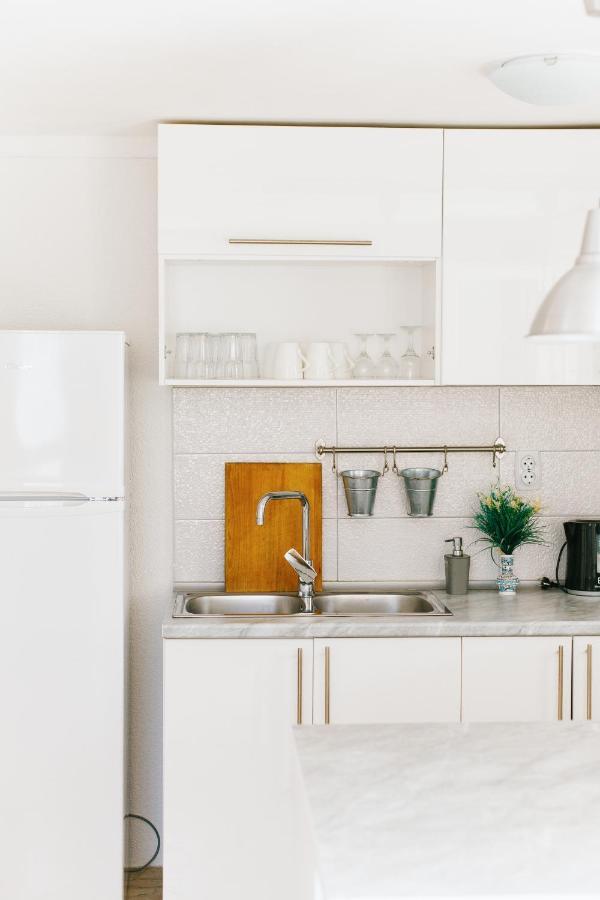 Charming Apartments With Garden Бол Екстериор снимка