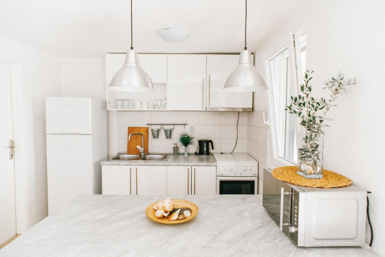 Charming Apartments With Garden Бол Екстериор снимка