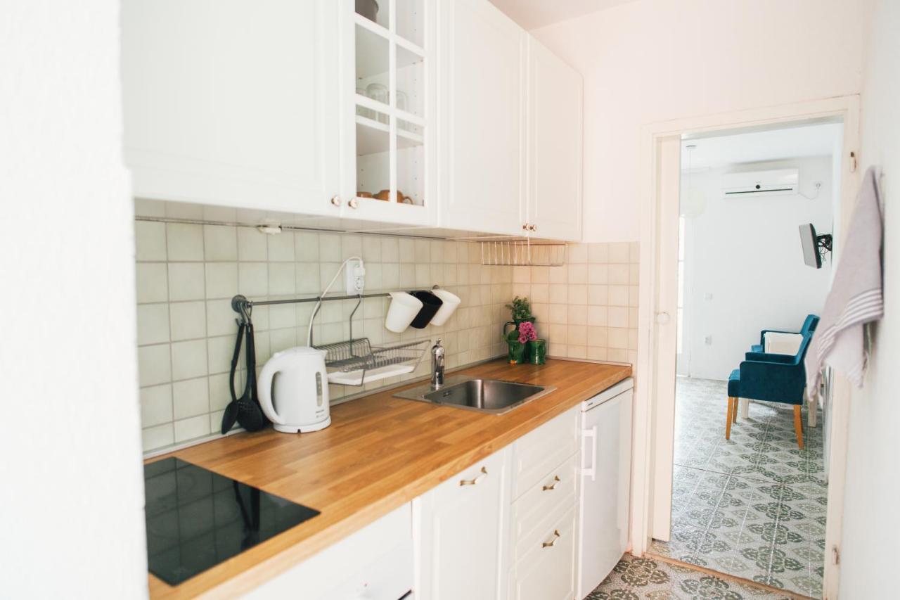 Charming Apartments With Garden Бол Екстериор снимка