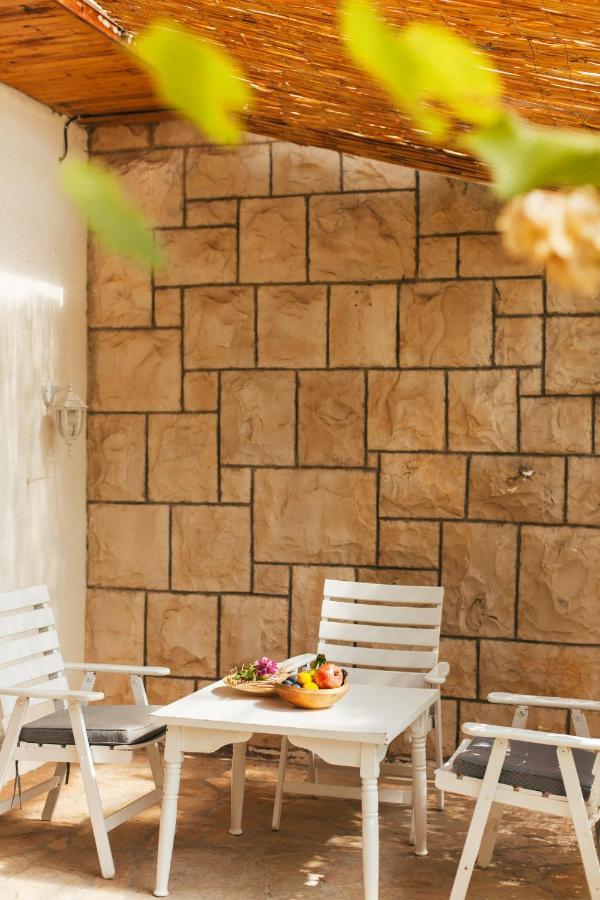 Charming Apartments With Garden Бол Екстериор снимка