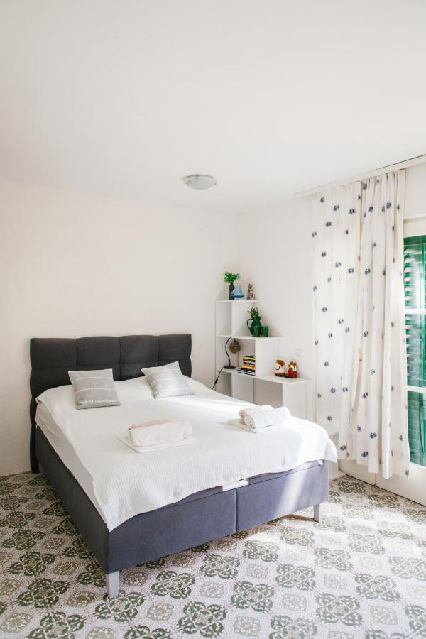 Charming Apartments With Garden Бол Екстериор снимка