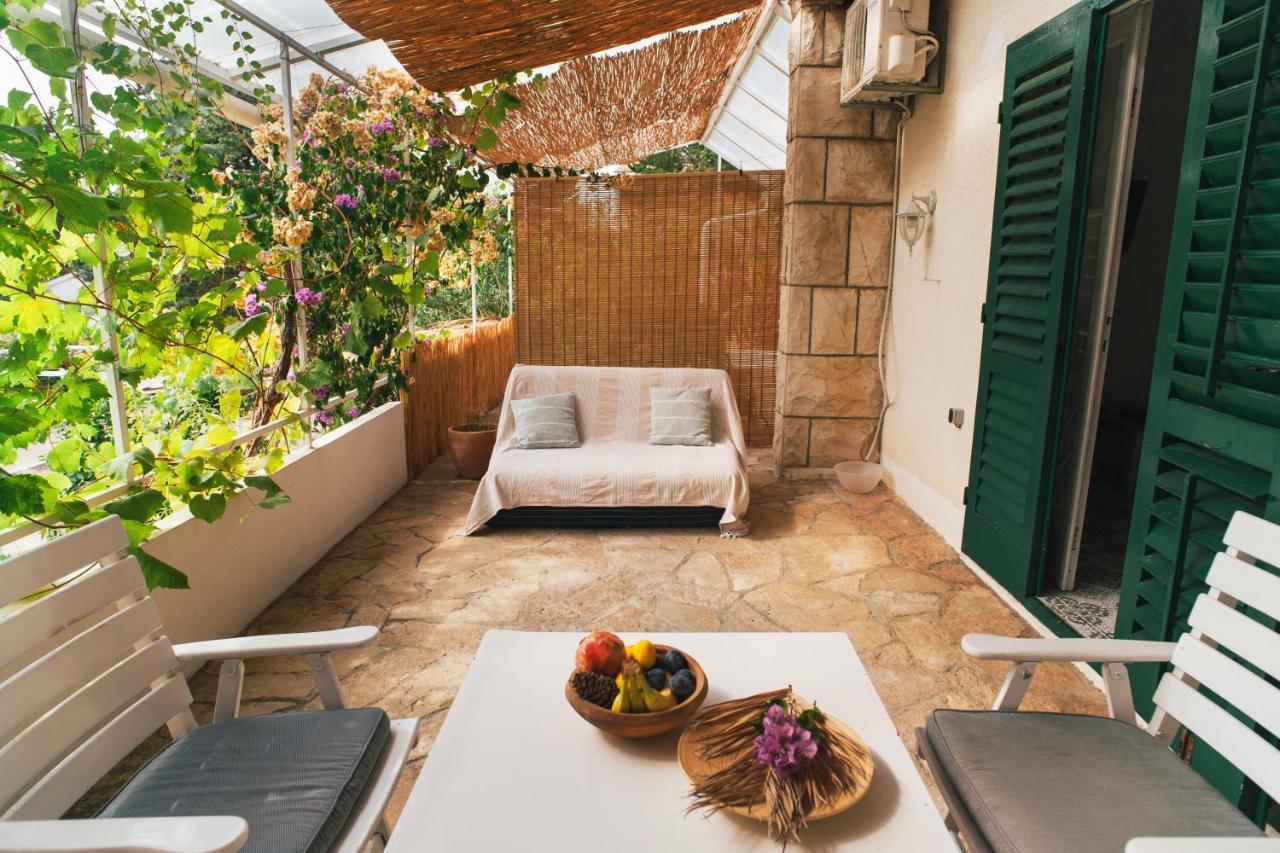 Charming Apartments With Garden Бол Екстериор снимка