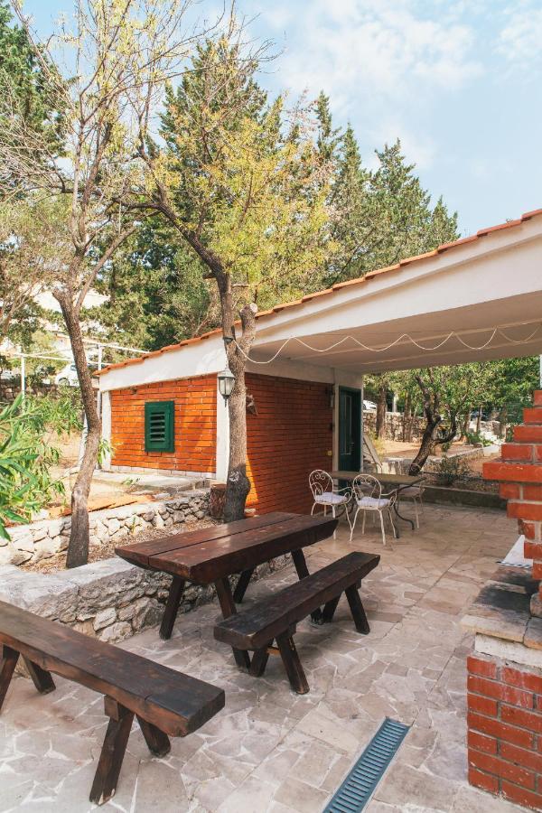 Charming Apartments With Garden Бол Екстериор снимка